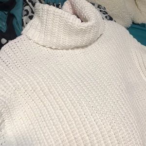 Comfy Hollister sweater